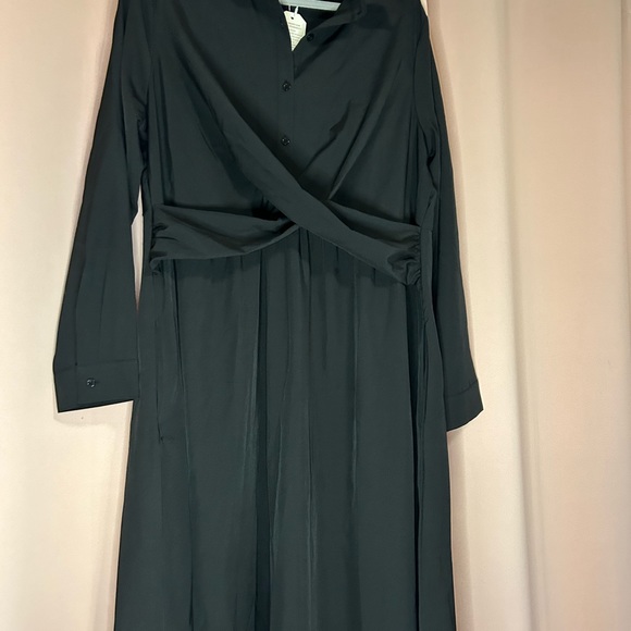 Price Reduction! Women’s long sleeve dress. - Picture 3 of 11